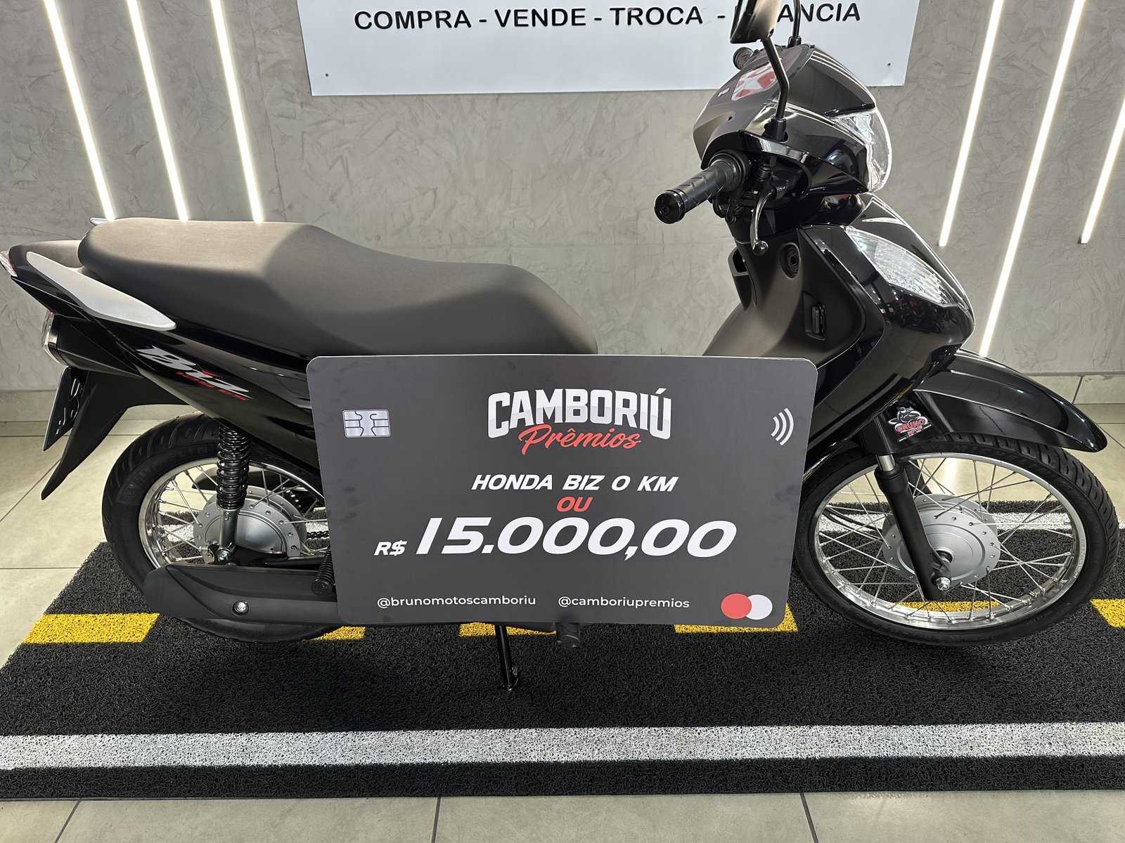 R$ 15.000,00 na conta ou Honda Biz 0km